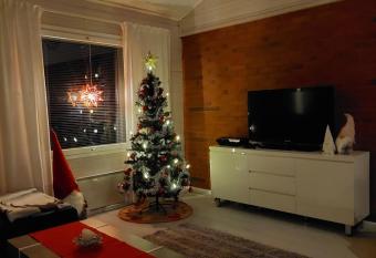 Villa W  ltti allows 18 year olds to book a room