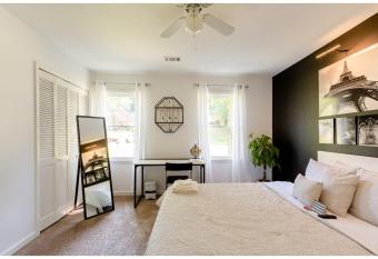 Near Emory Hospital Panda Room Decatur/Atlanta has Balcony rooms