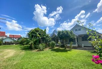 Karon House 15B has Balcony rooms