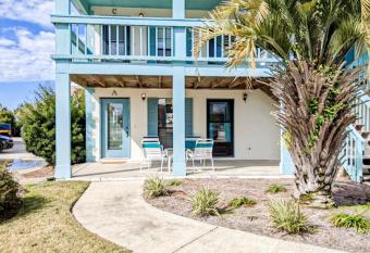 Sandcastle in the Sun has Balcony rooms