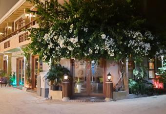 Maladiwa Beach & Spa has Balcony rooms