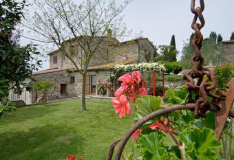 Agriturismo Fontesettimena APPARTAMENTO RONDINE- APPARTAMENTO CAPRIOLO allows 18 year olds to book a room