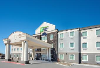 Holiday Inn Express & Suites Monahans I-20 allows 18 year olds to book a room