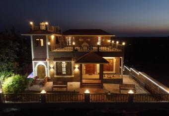 Highland Rooms has Balcony rooms