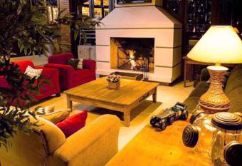 Pousada Arraial do Ouro allows 18 year olds to book a room