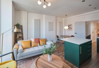 Host & Stay - Abbey Nook allows 18 year olds to book a room