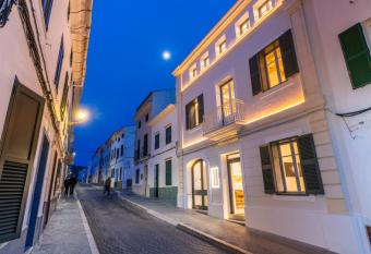 Hotel S Antiga Adults Only allows 18 year olds to book a room