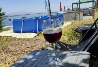 La Dorada piscina barbacoa has Balcony rooms