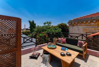 The Ottoman Manor allows 18 year olds to book a room