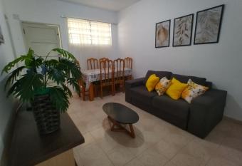 Apartamento Temporada Encantador a 200 m da Praia Gonzaguinha allows 18 year olds to book a room