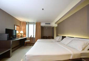 Bangkok City Suite allows 18 year olds to book a room