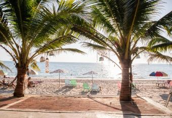 OYO 797 Pink House Bungalow allows 18 year olds to book a room