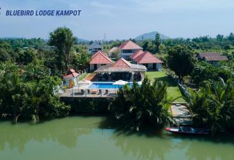 Bluebird Lodge Kampot has Balcony rooms