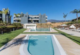 Modern 3bed apartment with sea view has Balcony rooms