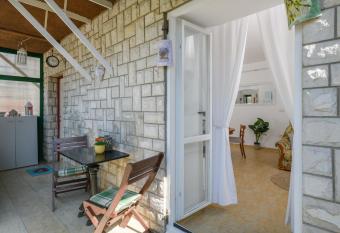 Apartman ALEKSANDRA allows 18 year olds to book a room