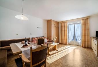 Residence Pichler Apartment 2 has Balcony rooms