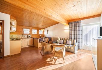 Residence Pichler Apartment 4 has Balcony rooms