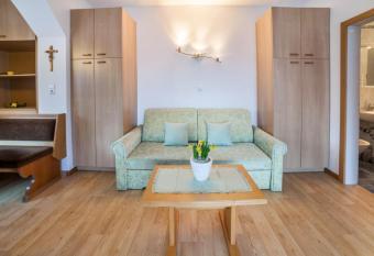 Residence Pichler Apartment 6 has Balcony rooms