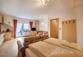 Residence Pichler Apartment 7 has Balcony rooms