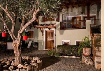 Pegasus House has Balcony rooms