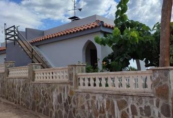 Carabela-vistas al mar allows 18 year olds to book a room