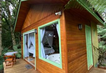 Boutique Bangal  s De S  o Chico allows 18 year olds to book a room