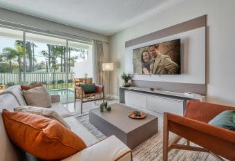 Formosa Valley By Une Homes has Balcony rooms