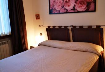 Residence SANTA CROCE Delebio Provincia di Sondrio has Balcony rooms