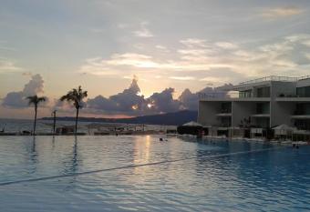 Beachfront Apartment Aria Ocean 380 allows 18 year olds to book a room