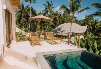 NEANO ESCAPE has Balcony rooms