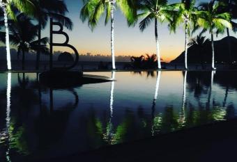 Ti Rosy rose allows 18 year olds to book a room