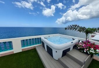 Sunset Paradise Villas has Balcony rooms
