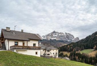 Ciasa Alfred App 6 Personen has Balcony rooms