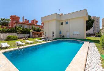 Apartamento Ade has Balcony rooms