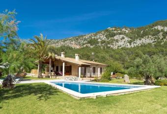 Villa Cadell Petit has Balcony rooms