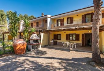 Oasi Blu Porto Pino has Balcony rooms