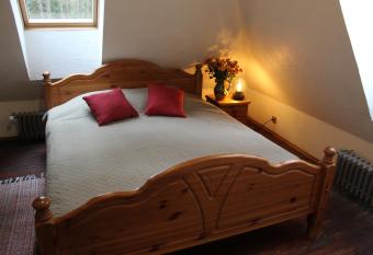 Gungas has rooms with a private hot tub