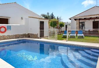 Villa Elsa has Balcony rooms