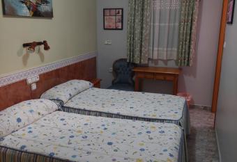 Pensi  n Colonia has Balcony rooms