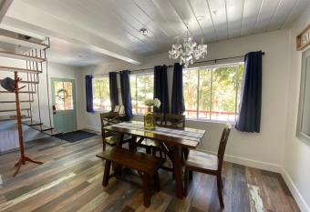 Cozy, Dog Friendly, 2BD near Big Bear & Lake Arrowhead allows 18 year olds to book a room
