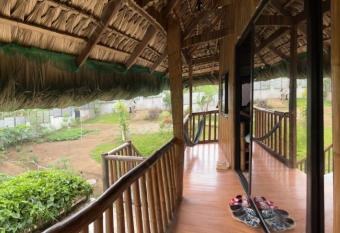 Bahay Kubo ZaiLaiH has Balcony rooms