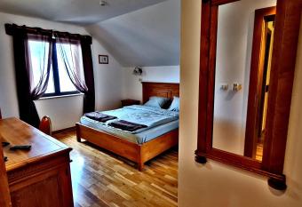 Pensiunea SAFIR 2 has Balcony rooms