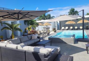 Aquaville Dorado Moderna A Studio 7 allows 18 year olds to book a room