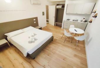 City Gallery Apartments has Balcony rooms