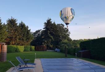 Les Cormiers has Balcony rooms