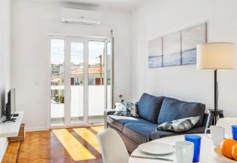 RG Sunny Ap allows 18 year olds to book a room