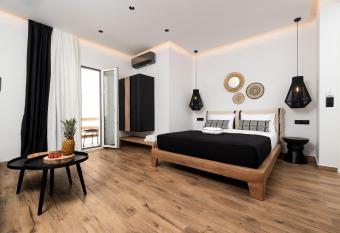 Naxian Memories Apartments has Balcony rooms