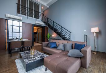 Maritime 180  Seaview *The Only Bnb has Balcony rooms