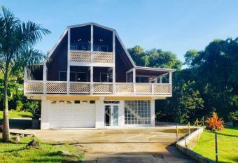 Casa Grande Vacation Home and Events Venue has Balcony rooms