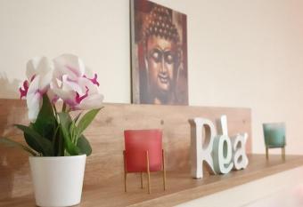 Ronda Centro - Relax allows 18 year olds to book a room